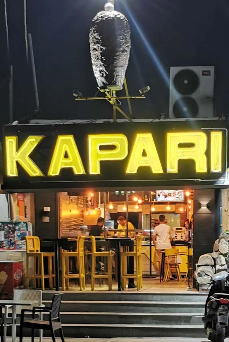 Kapari à Den Den