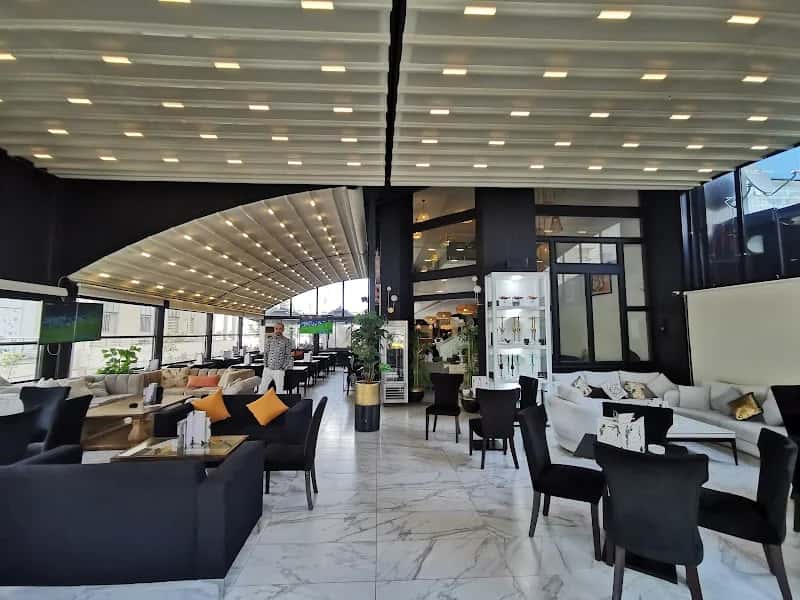 Le Grand Cafe à Le Kram