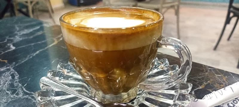 Cafe l'escale à Bou Mhel el-Bassatine