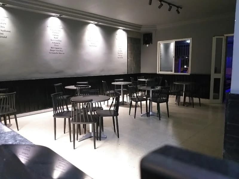 Cafe La Liga à Ouardia