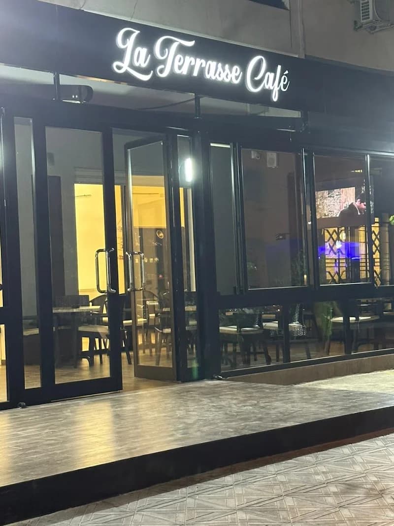 La terrasse café à Ezzahra