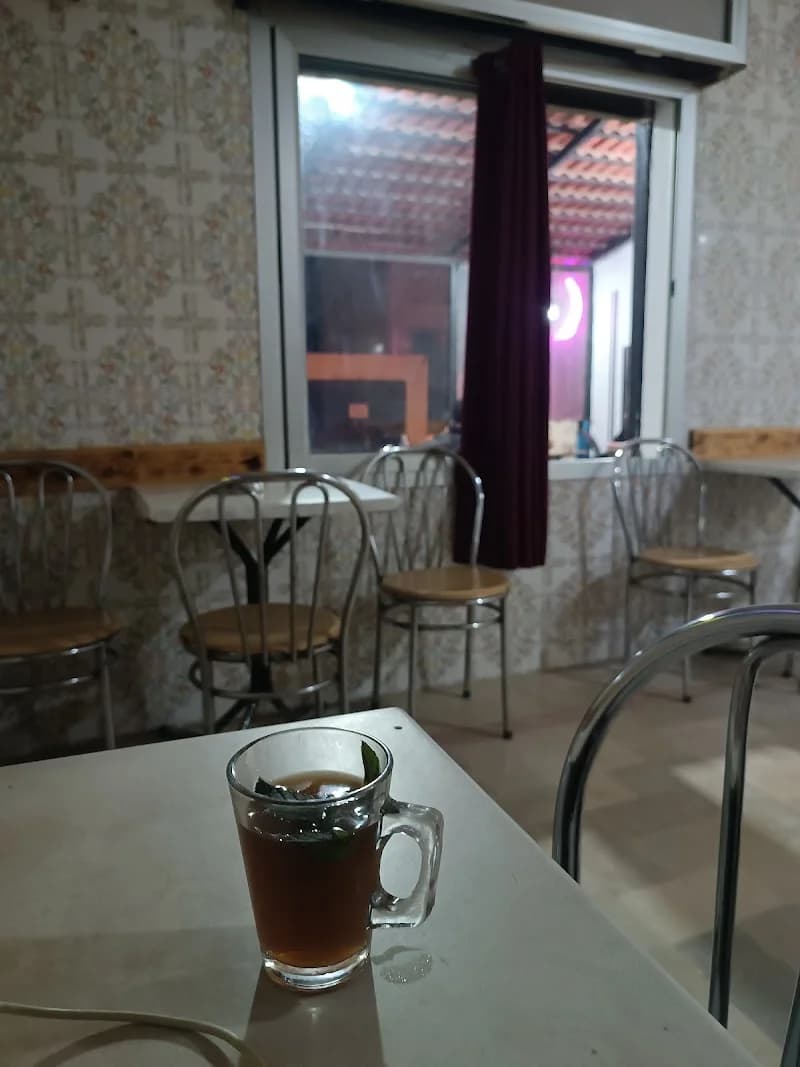 Cafe la rosa à Ettahrir