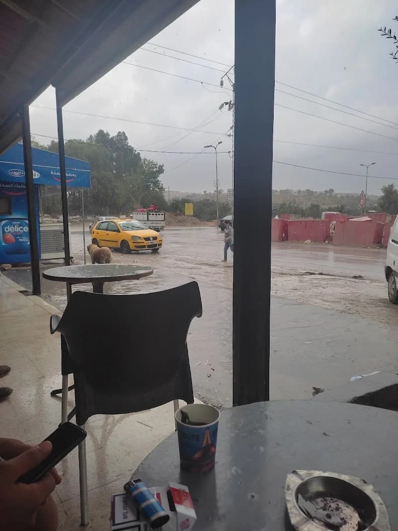 cafe الڨمرڨ à La Soukra