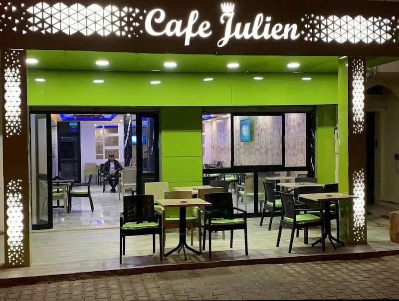Café Julien à Sidi Hassine