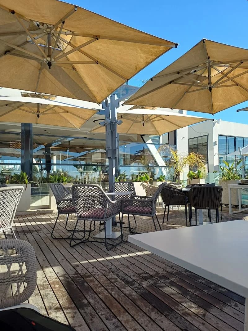 The 716 Cafe & Restaurant à Lac 2