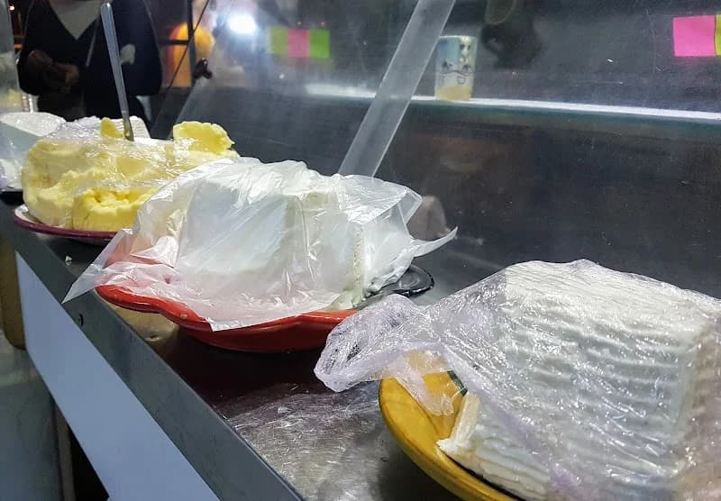 Cremerie 3am Hassen أجبان وريقوتة زمان عند عم حسن à Hammam Lif