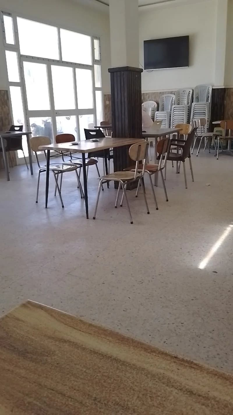 Café gadhgadhi à Raoued