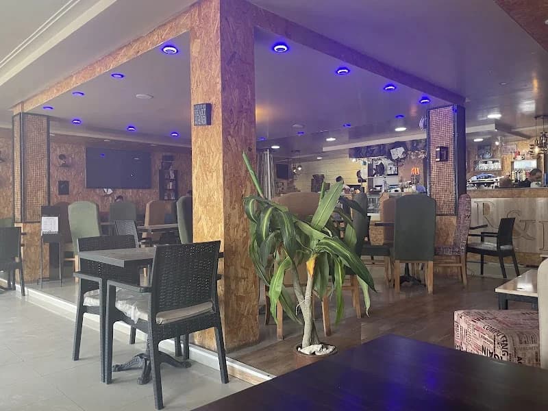 R&B Café Restaurant à Mnihla