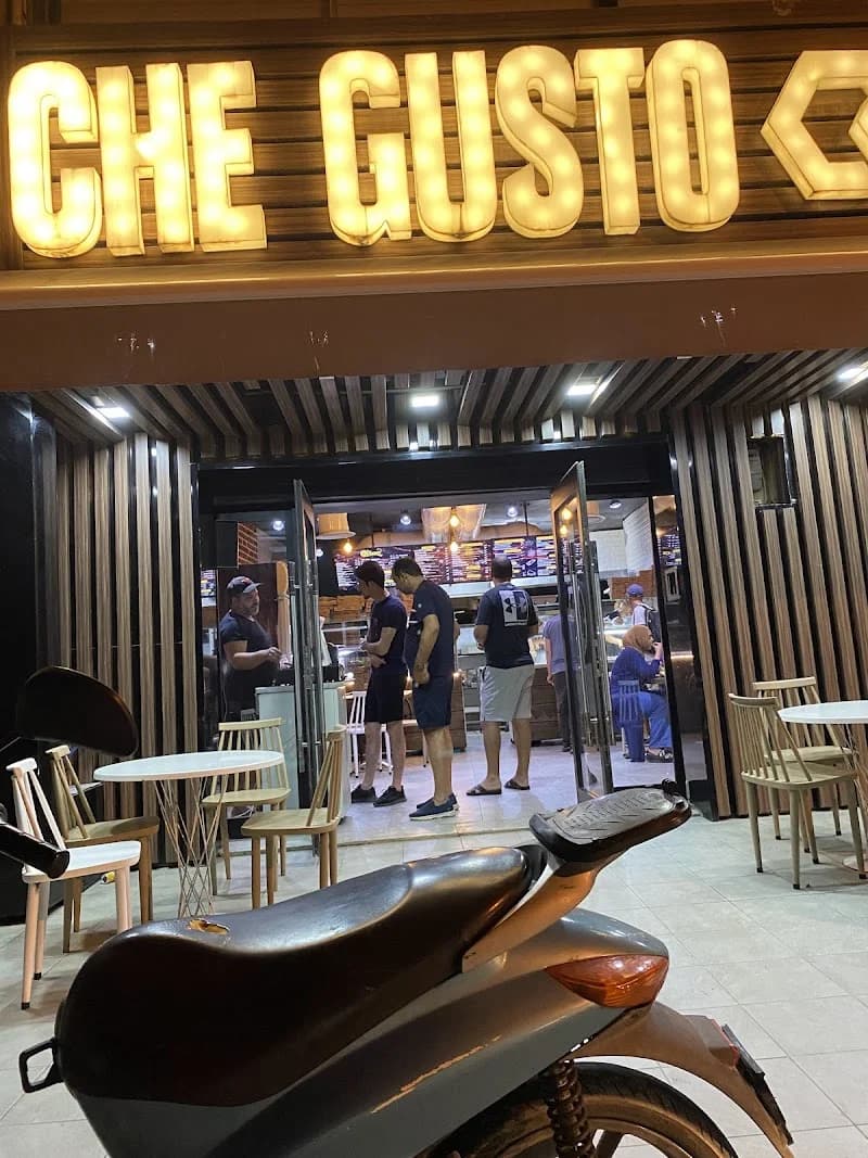 Che Gusto à La Soukra