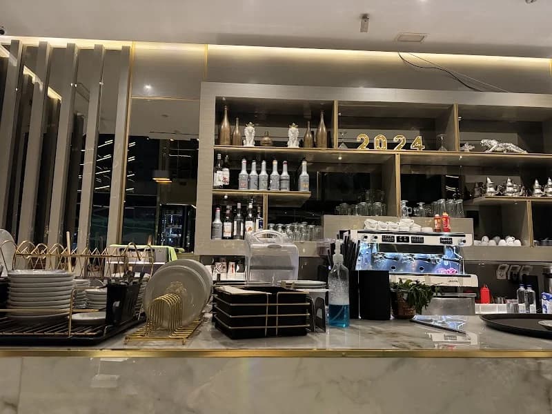 Billionaire Café à Le Kram
