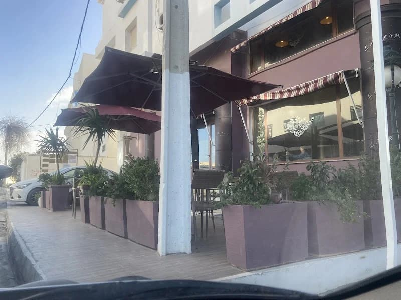 Café Romance à Hrairia