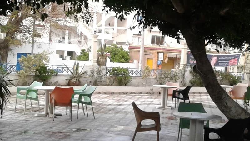 Café Bir Tarraz à Rades