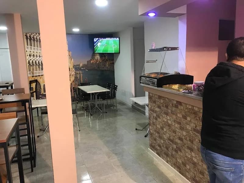 café LE BON COIN (saber) à Cite El Khadra