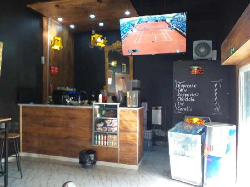Coffee shop Anis à Den Den