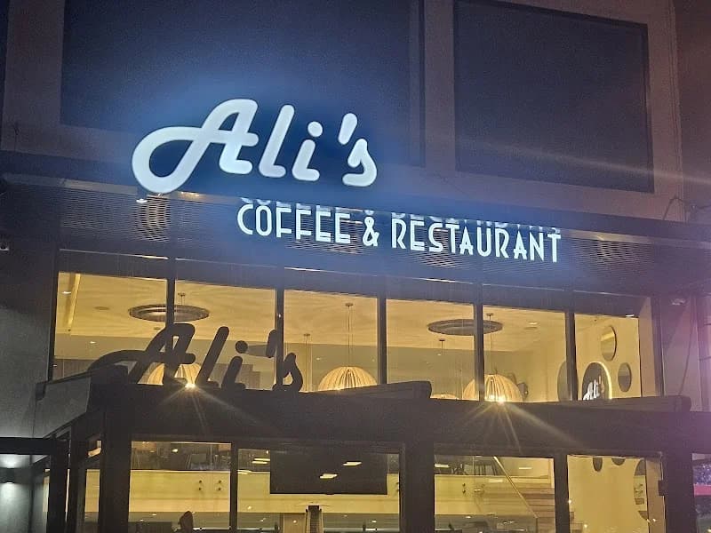 Ali's Coffee & Restaurant à Le Kram