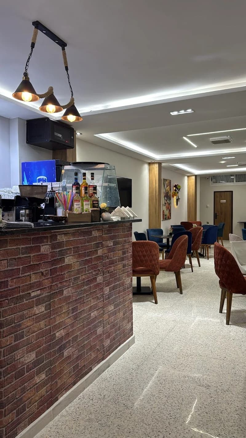 Theva cafe à La Soukra