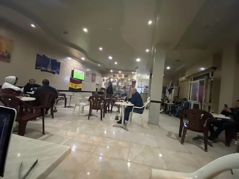 Café Aziz à Den Den