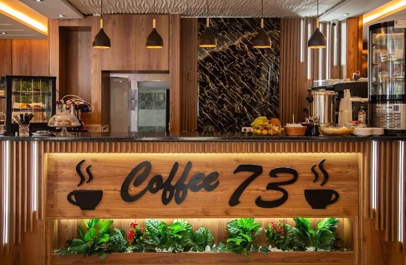 Coffee 73 à Bardo