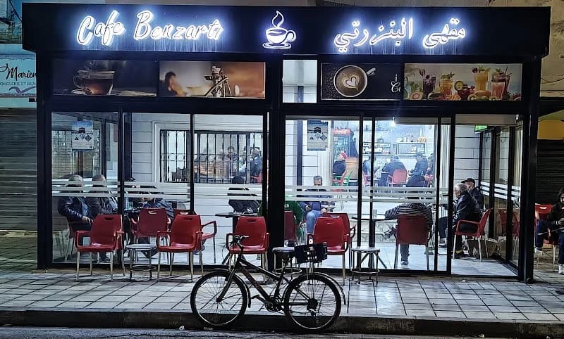 Café Binzarti à Hammam Lif