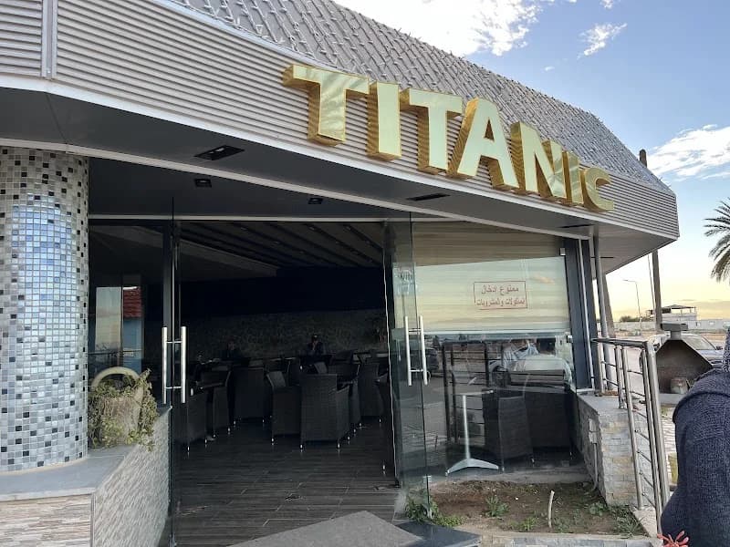 Salon de thé Titanic à Hammam Lif