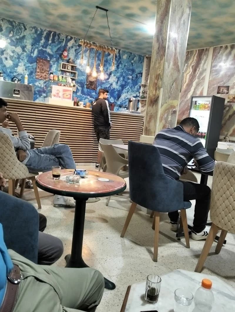 4M coffee à Bou Mhel el-Bassatine