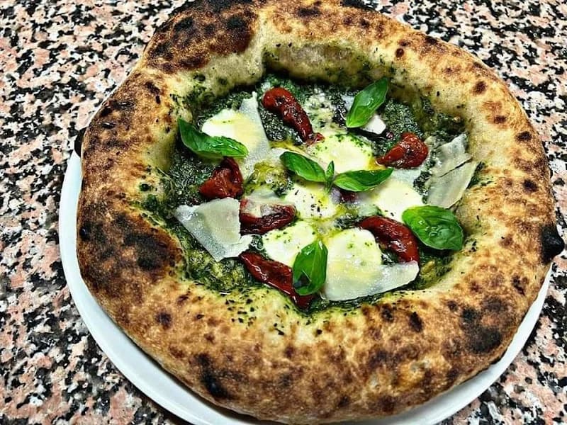 Il forno pizzaria feu de bois gammarth à La Marsa