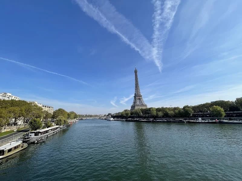 Tour Eiffel à Ezzouhour