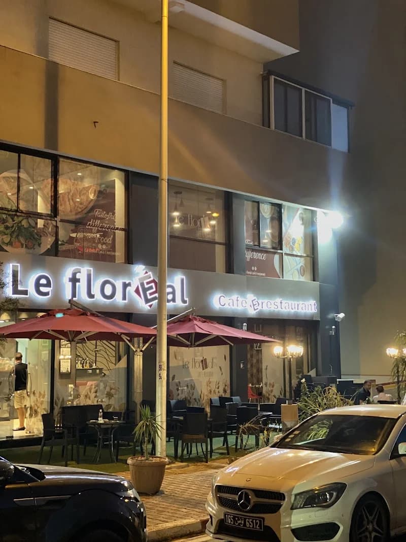 CAFÉ LE FLO à Le Kram