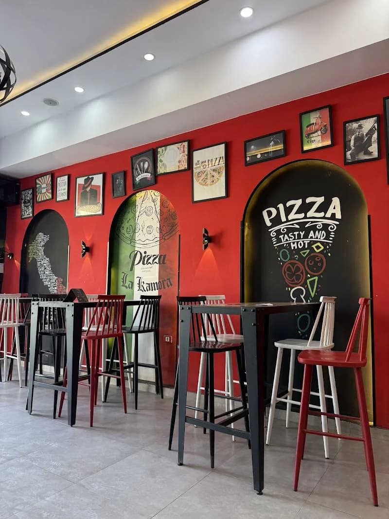 Pizzeria La Kamora L'Aouina à Le Kram