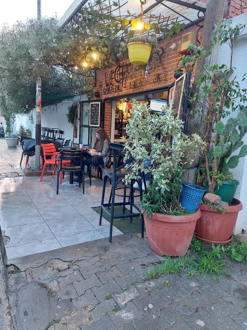 Le Chat Noir, Espresso bar à El Menzah