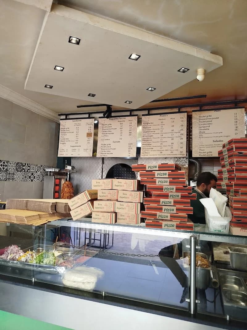 Tito's Food à Cite El Khadra