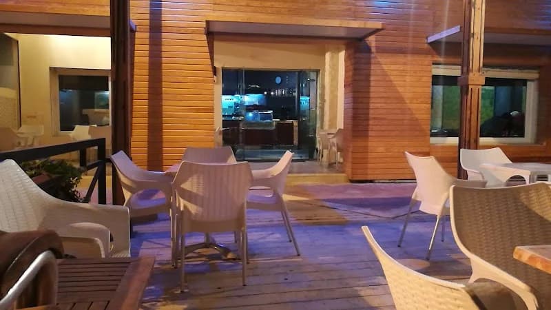 Café Barnie's à Ezzahra