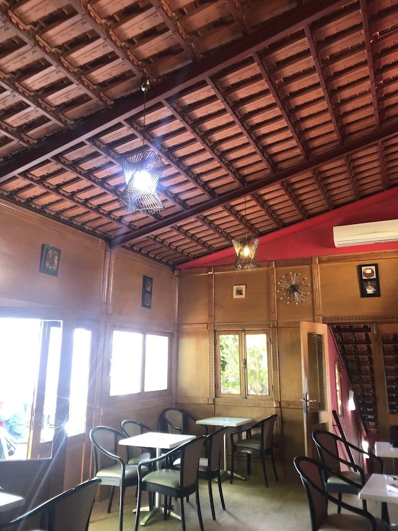 Café Mosaïque à Den Den