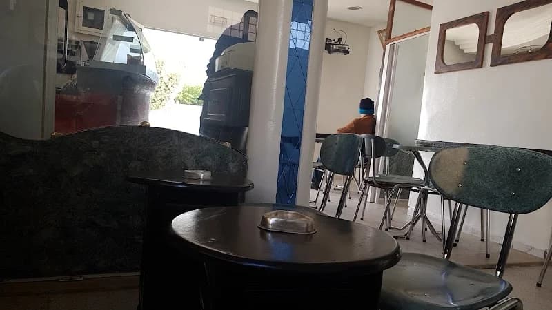 Café Hedi Ben Zargua à Den Den