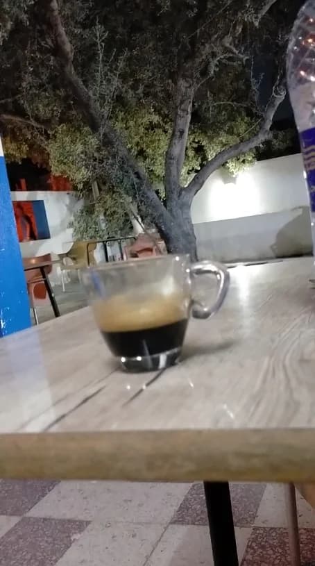 Café Hzemi à Raoued