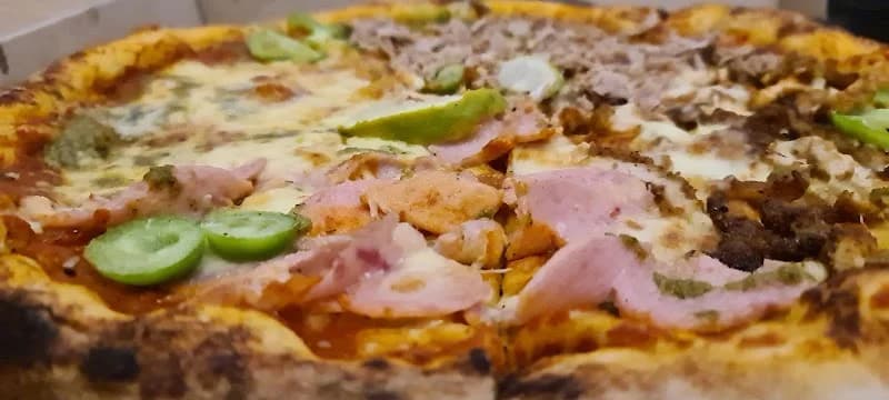 Fabrika food à Den Den