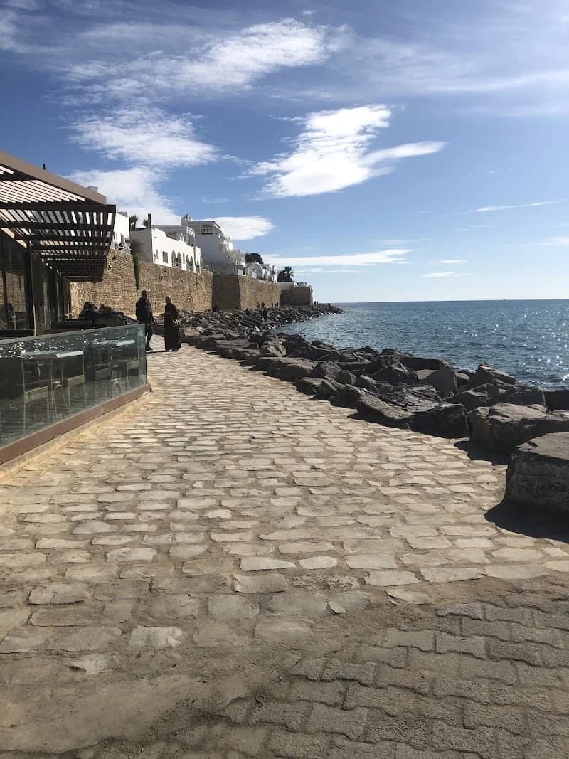 cafe resto sidi bou à Manouba